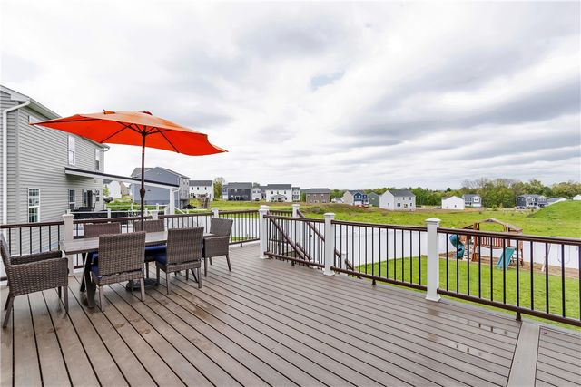 117 Hawthorne Dr, Connoquenessing Boro, PA 16033