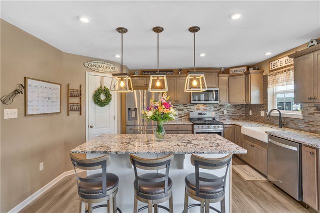 117 Hawthorne Dr, Connoquenessing Boro, PA 16033