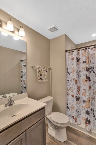 117 Hawthorne Dr, Connoquenessing Boro, PA 16033
