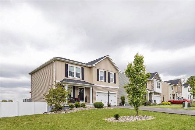 117 Hawthorne Dr, Connoquenessing Boro, PA 16033