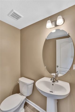 117 Hawthorne Dr, Connoquenessing Boro, PA 16033