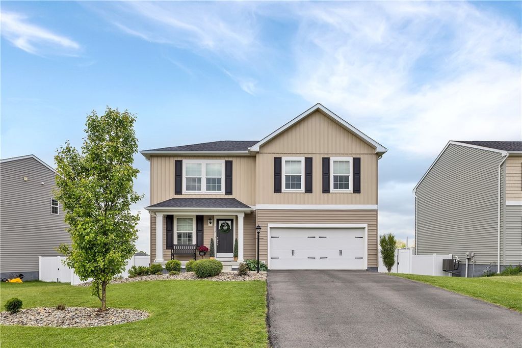 117 Hawthorne Dr, Connoquenessing Boro, PA 16033