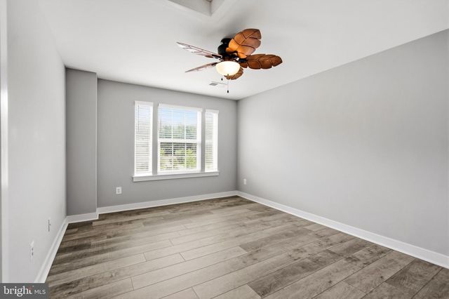 1 KNOB CREEK CT, Stafford, VA 22556