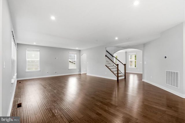 1 KNOB CREEK CT, Stafford, VA 22556