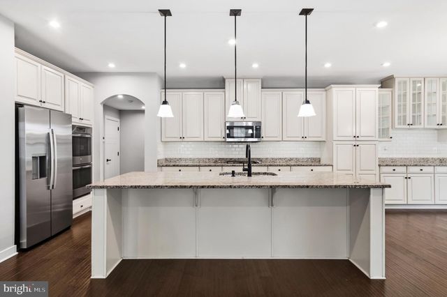 1 KNOB CREEK CT, Stafford, VA 22556