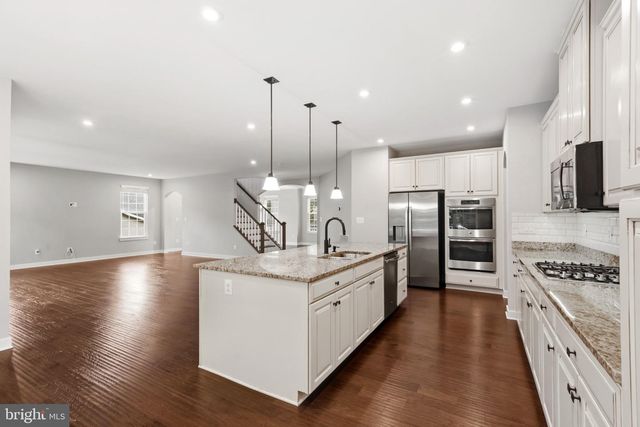 1 KNOB CREEK CT, Stafford, VA 22556