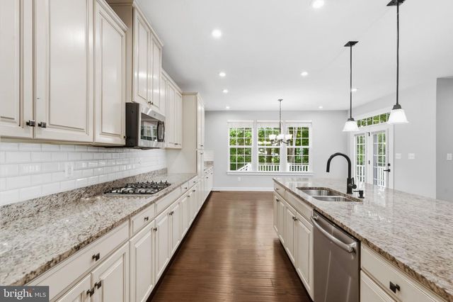 1 KNOB CREEK CT, Stafford, VA 22556
