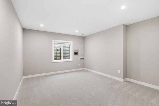 1 KNOB CREEK CT, Stafford, VA 22556