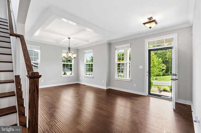 1 KNOB CREEK CT, Stafford, VA 22556