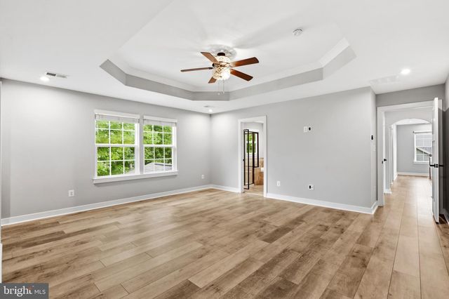 1 KNOB CREEK CT, Stafford, VA 22556