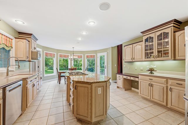 1722 W Kilgore Road, Kalamazoo City, MI 49008