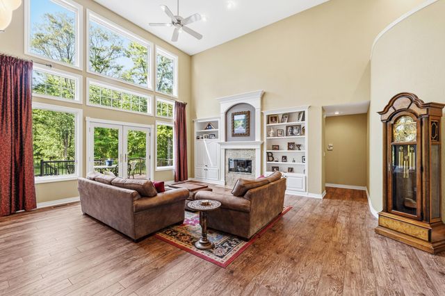 1722 W Kilgore Road, Kalamazoo City, MI 49008