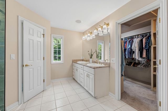 1722 W Kilgore Road, Kalamazoo City, MI 49008