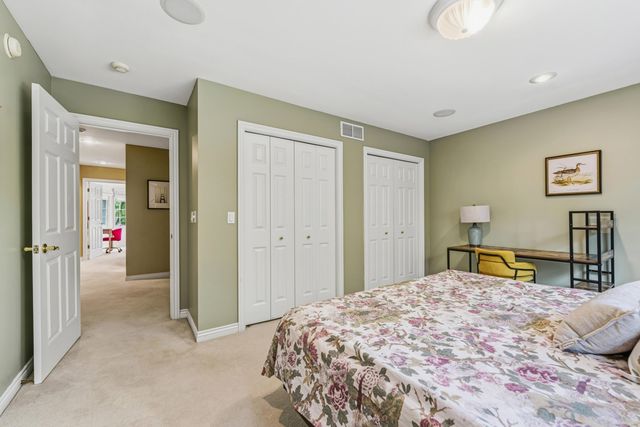 1722 W Kilgore Road, Kalamazoo City, MI 49008
