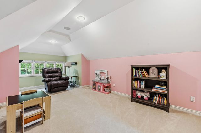 1722 W Kilgore Road, Kalamazoo City, MI 49008