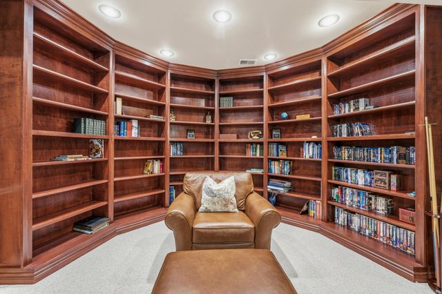 1722 W Kilgore Road, Kalamazoo City, MI 49008