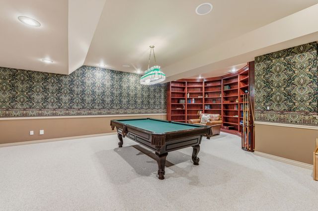 1722 W Kilgore Road, Kalamazoo City, MI 49008
