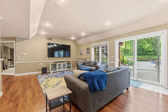 1722 W Kilgore Road, Kalamazoo City, MI 49008