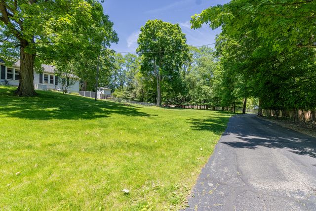 1722 W Kilgore Road, Kalamazoo City, MI 49008