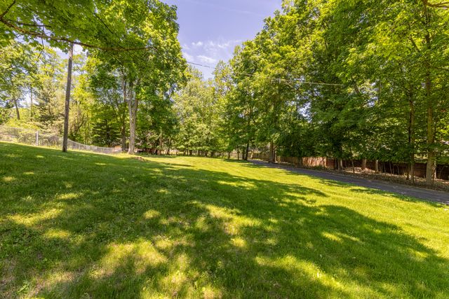 1722 W Kilgore Road, Kalamazoo City, MI 49008