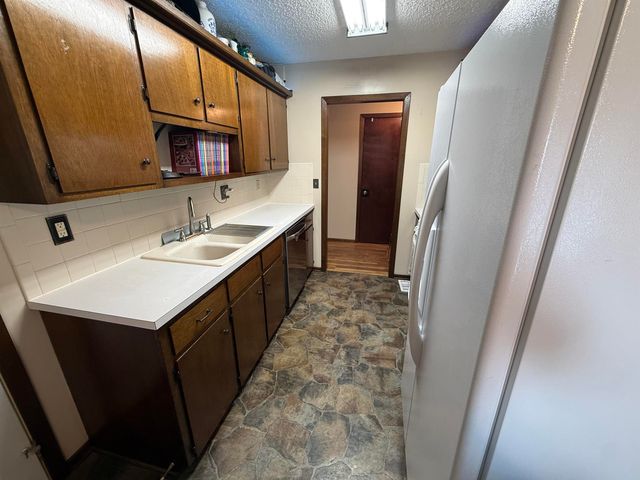 10313 W Esthner Ave, Wichita, KS 67209