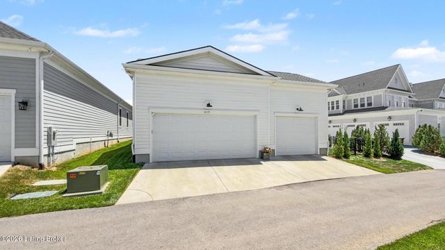 6115 Snapdragon Dr, Prospect, KY 40059