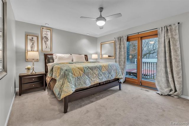 9035 Farmington Road, Livonia, MI 48150