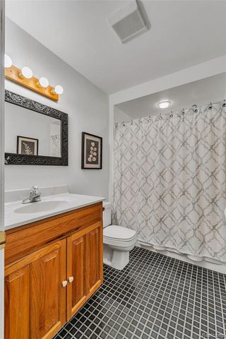 9035 Farmington Road, Livonia, MI 48150