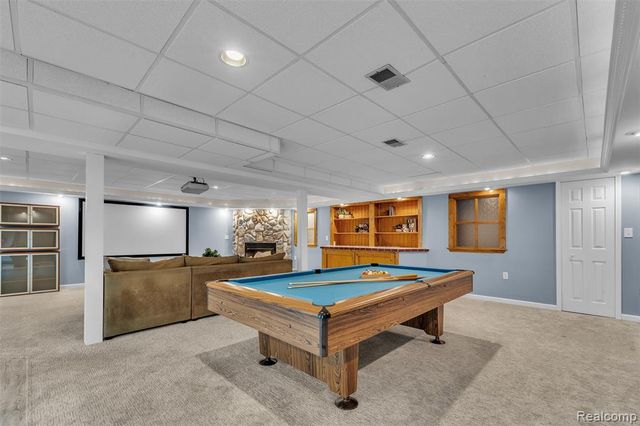 9035 Farmington Road, Livonia, MI 48150