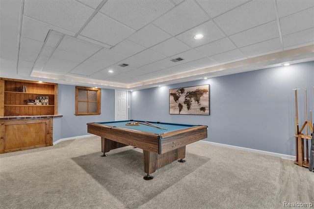 9035 Farmington Road, Livonia, MI 48150