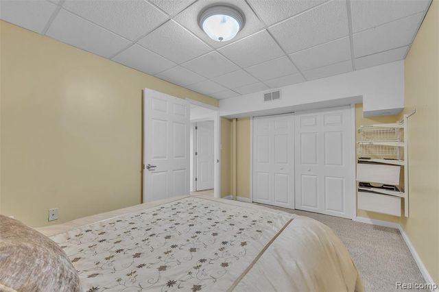 9035 Farmington Road, Livonia, MI 48150