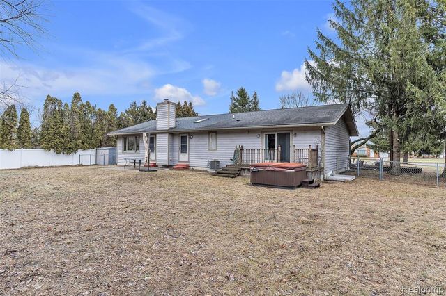 9035 Farmington Road, Livonia, MI 48150