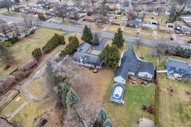 9035 Farmington Road, Livonia, MI 48150