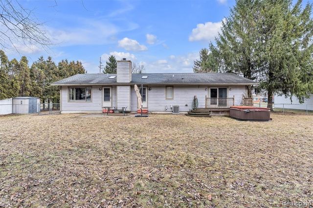 9035 Farmington Road, Livonia, MI 48150