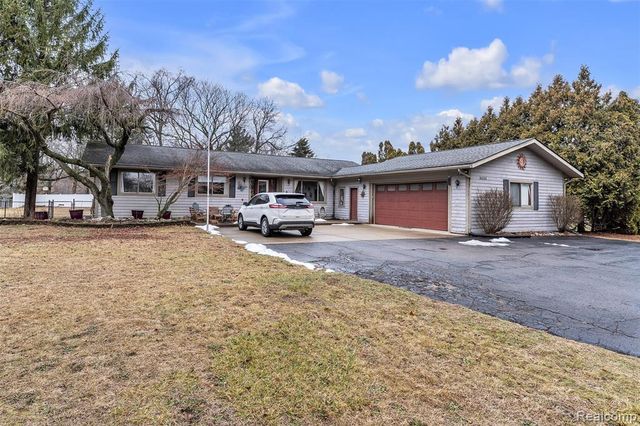 9035 Farmington Road, Livonia, MI 48150