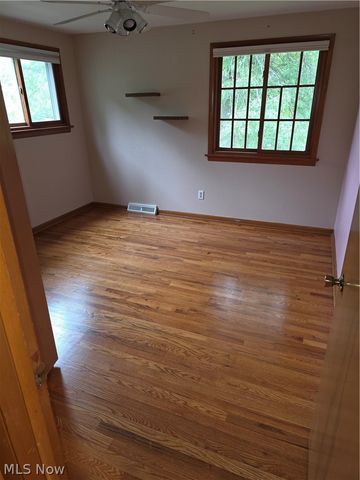 8124 Thornhurst Drive, North Royalton, OH 44133