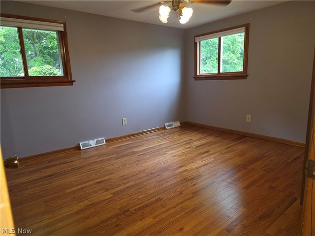 8124 Thornhurst Drive, North Royalton, OH 44133