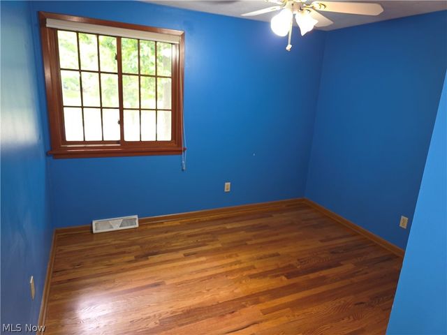 8124 Thornhurst Drive, North Royalton, OH 44133