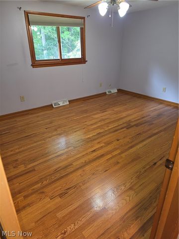 8124 Thornhurst Drive, North Royalton, OH 44133