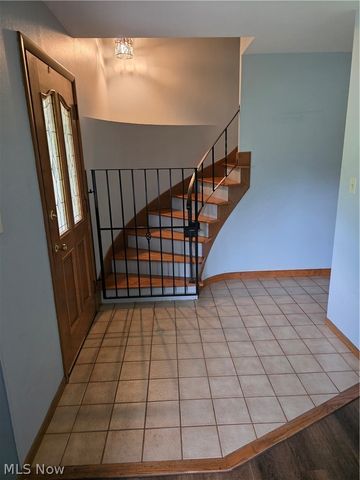 8124 Thornhurst Drive, North Royalton, OH 44133