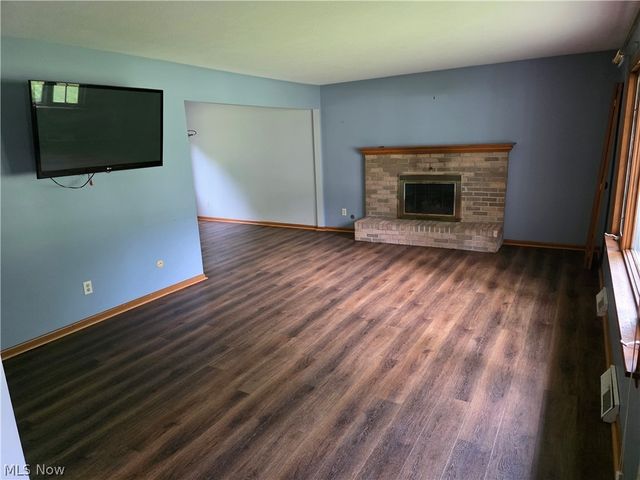 8124 Thornhurst Drive, North Royalton, OH 44133