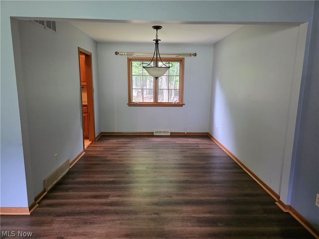 8124 Thornhurst Drive, North Royalton, OH 44133
