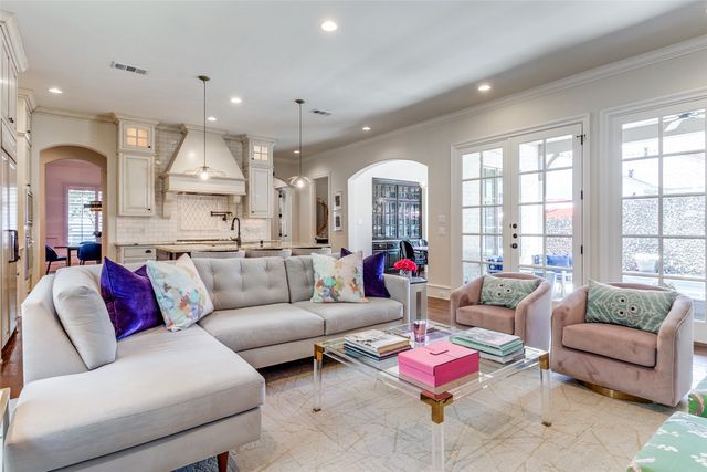 7419 Robin Road, Dallas, TX 75209