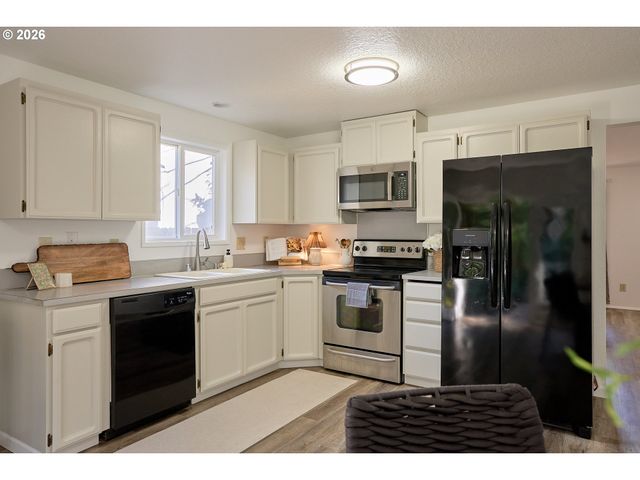 214 Ne 158th Ave, Vancouver, WA 98684