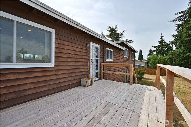 23031 19th Avenue S, Des Moines, WA 98198