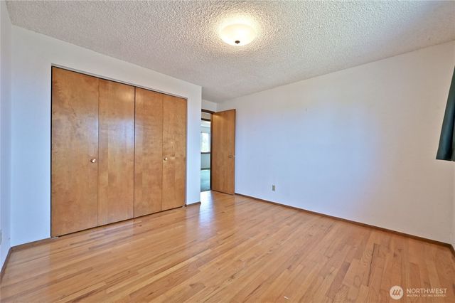 23031 19th Avenue S, Des Moines, WA 98198