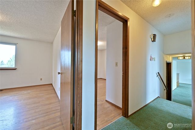 23031 19th Avenue S, Des Moines, WA 98198