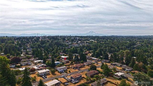 23031 19th Avenue S, Des Moines, WA 98198