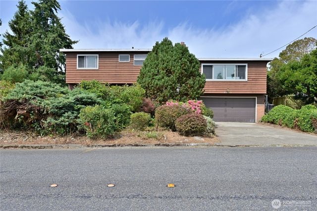 23031 19th Avenue S, Des Moines, WA 98198