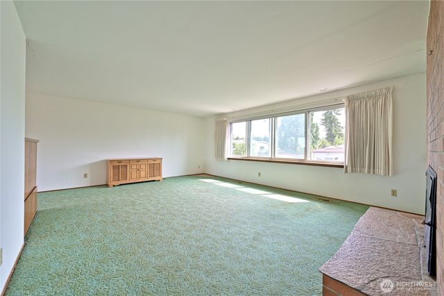 23031 19th Avenue S, Des Moines, WA 98198